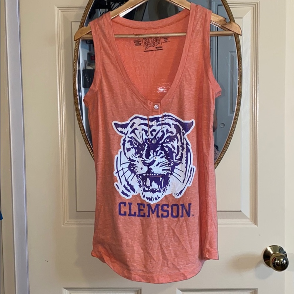 Sleeveless game day tee